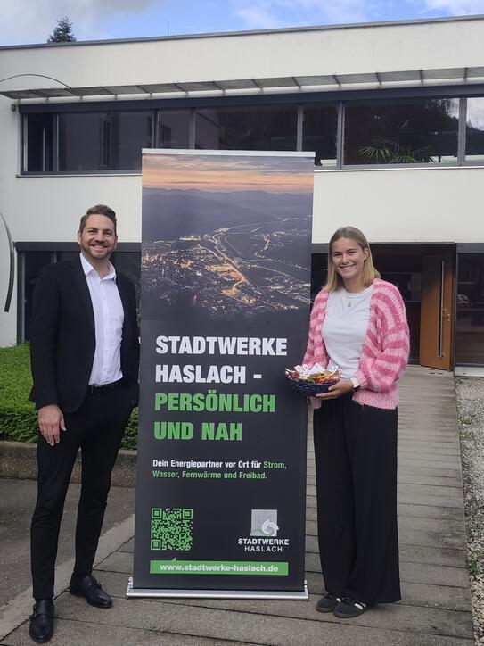 Neues Kapitel: Stadtwerke Haslach bilden erstmals im kaufmännischen Bereich aus